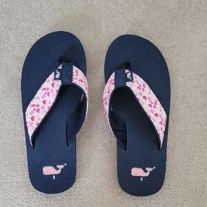 Vineyard Vines Navy and Pink Flip Flops Beand New No Tags